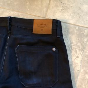 Waist too big. Lost weight and am 2 sizes down.